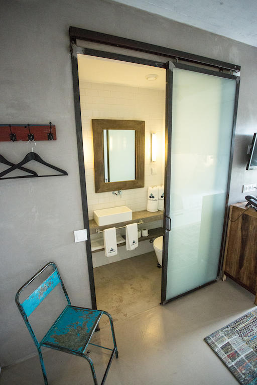Surfers Lodge Peniche Szoba fotó